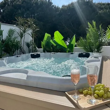 Amara - Luxury *